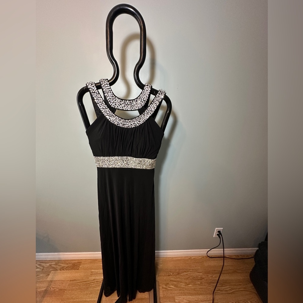 Yang Yuan Ladies Black Embellished Evening Gown